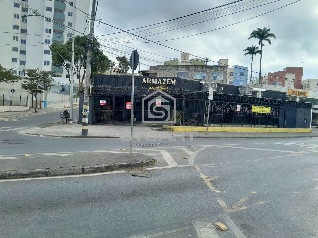 LOJA COMERCIAL COM 500 m² NO BAIRRO SANTA MÔNICA