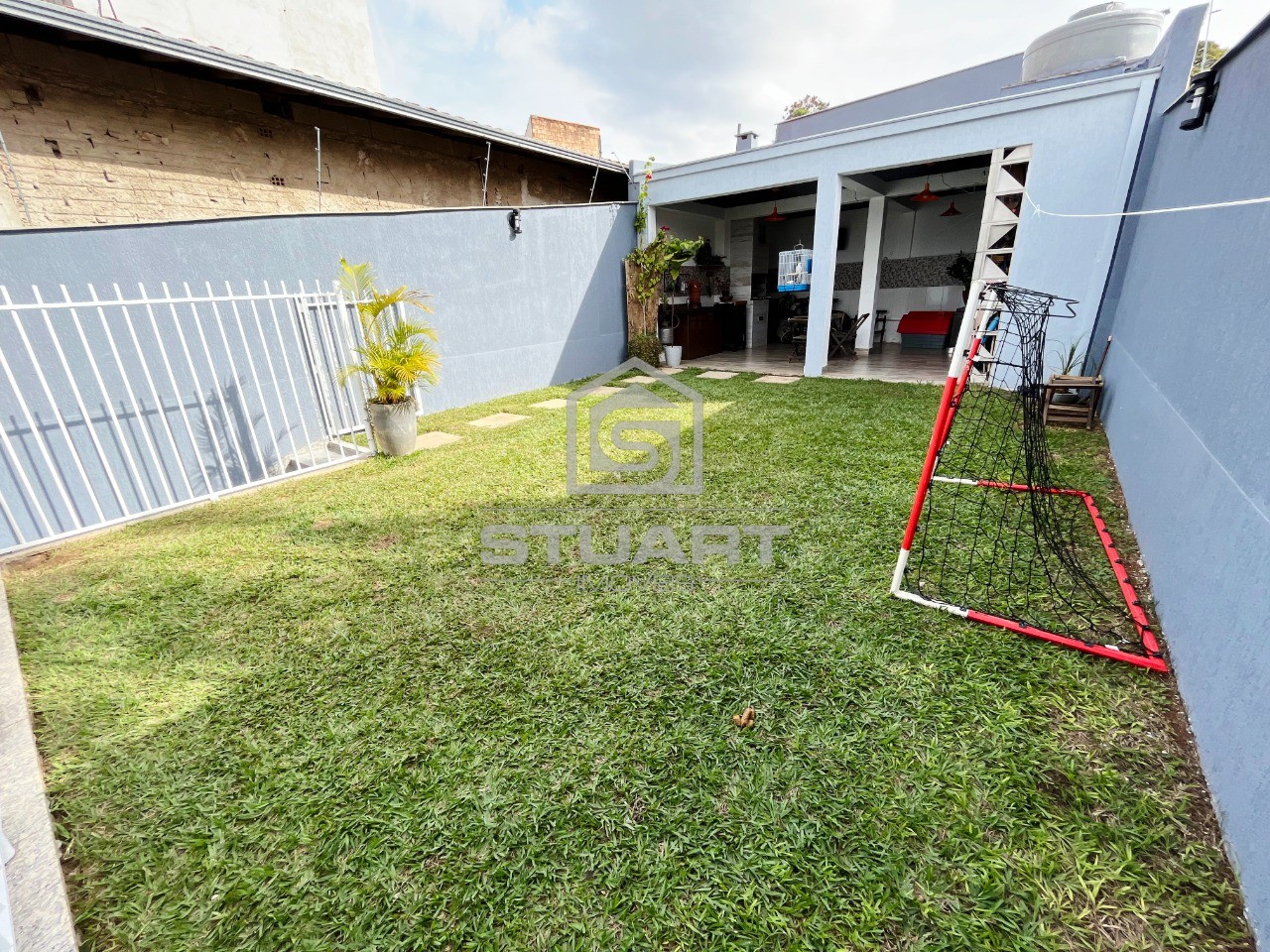 Casa com 3 quartos e 2 vagas no Santa Mônica