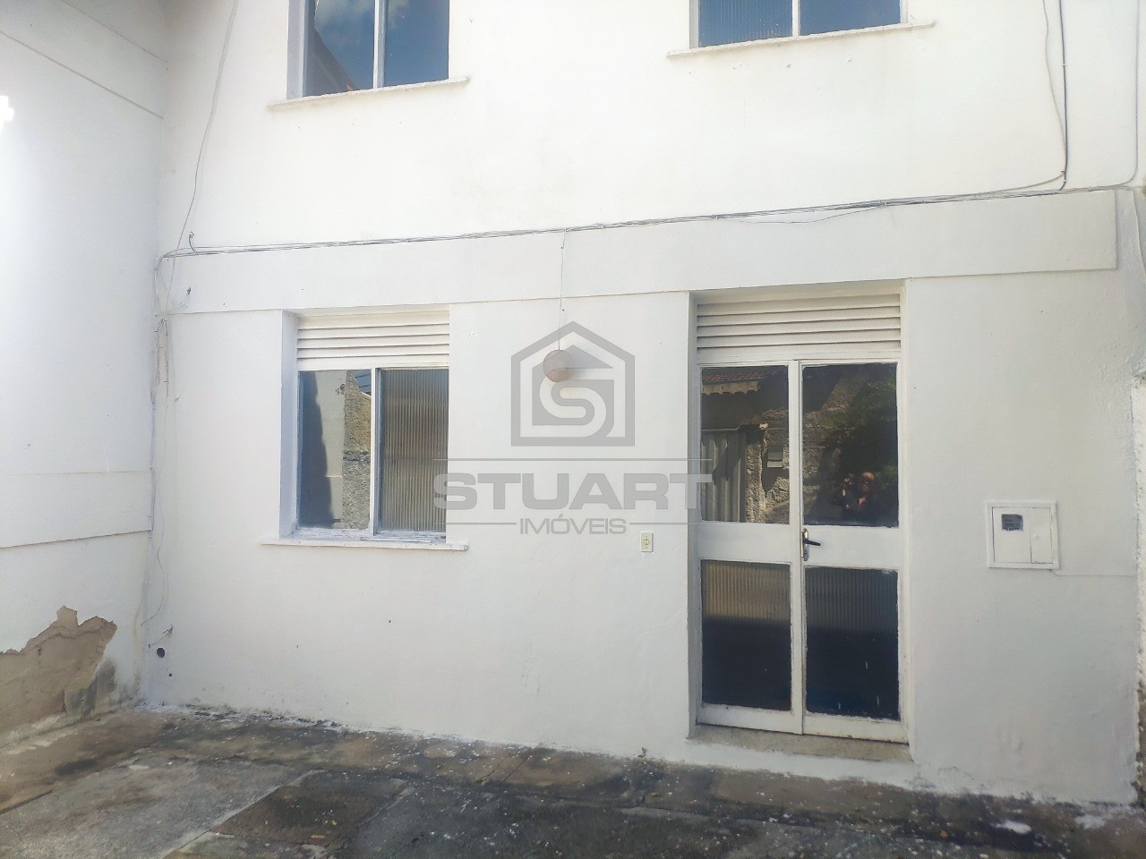 Casa independente com 3 quartos e 3 vagas