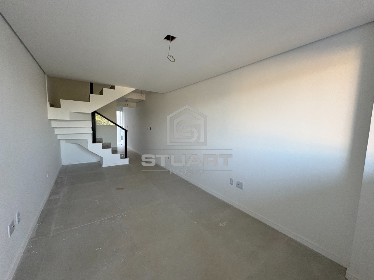 Casa com 2 suítes e 2 vagas no Santa Branca!