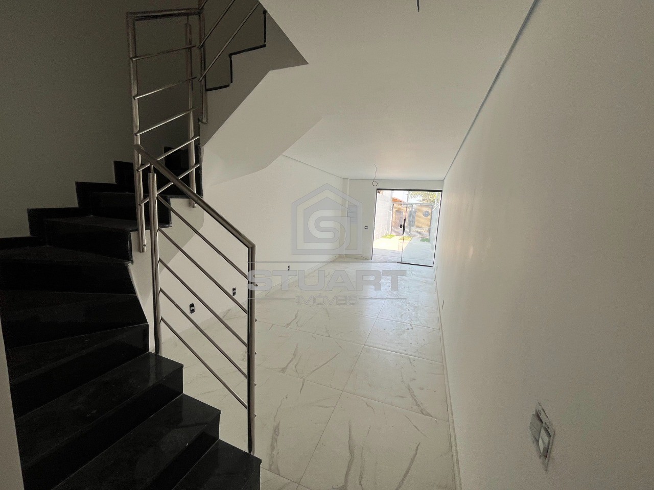 Casa com 2 suítes e 2 vagas no Santa Branca
