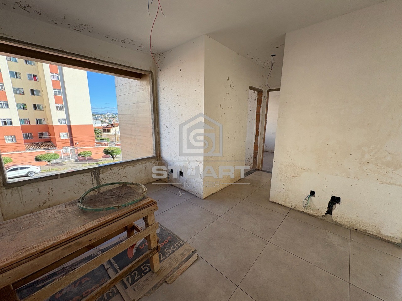Apartamento com elevador, 2 quartos e 1 vaga!