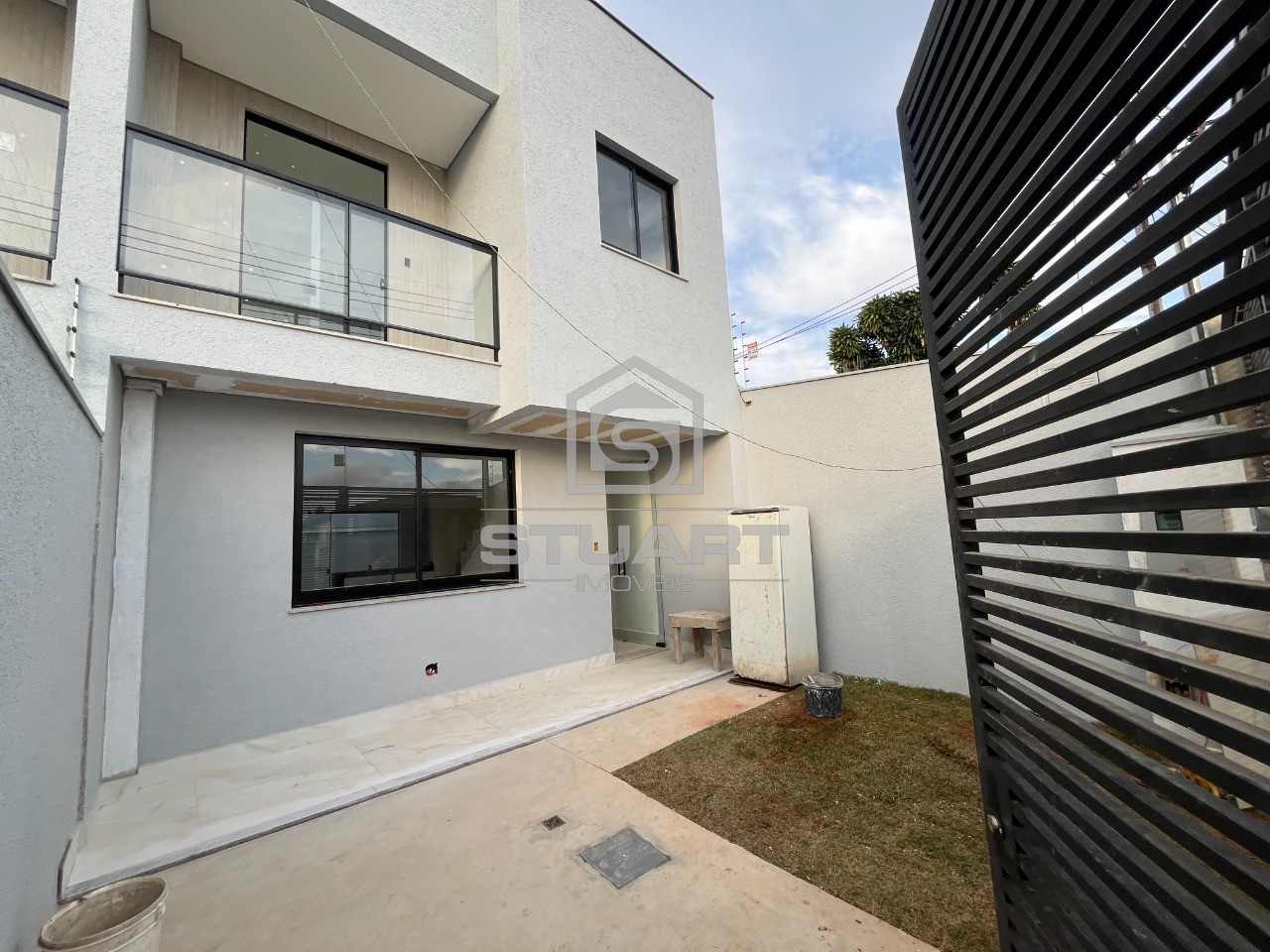 Casa com 3 quartos e suíte no Planalto!