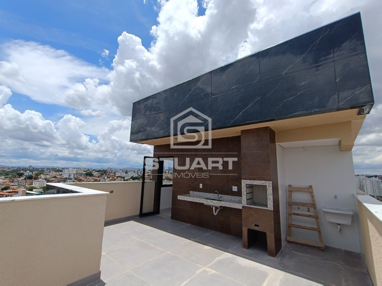 Cobertura com 3 quartos, 2 suítes e 1 vaga!