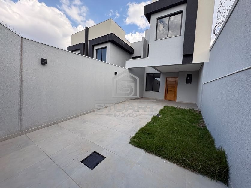 Casa de alto padrão 3 quartos, suíte e 3 vagas!