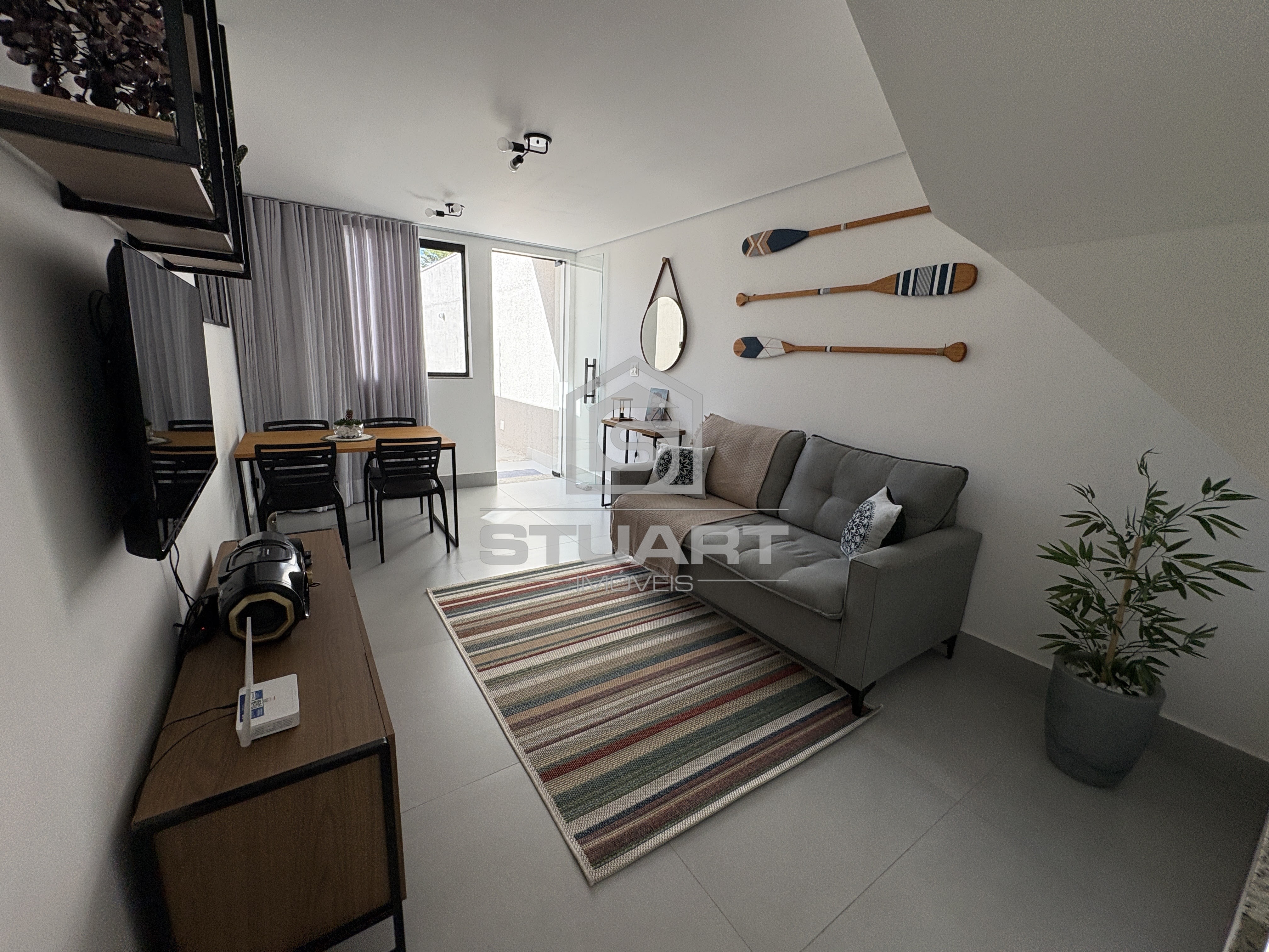 Casa com 2 suítes e 2 vagas no Santa Mônica!