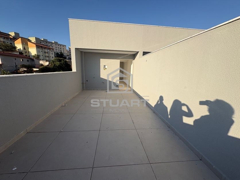 Cobertura de 3 quartos, suíte e 2 vagas!
