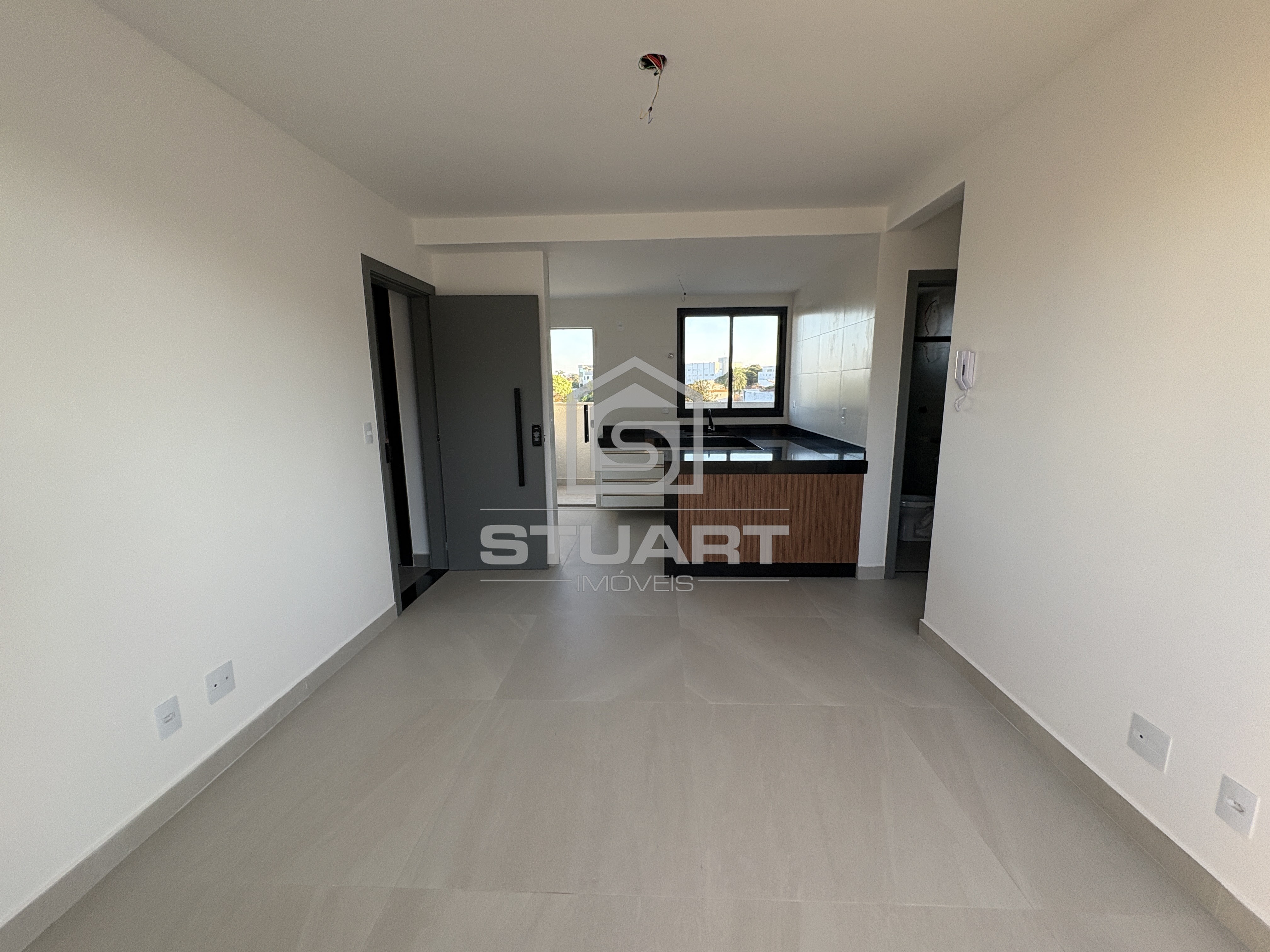 Apartamento no Itapoã com 2 quartos, suíte e 2 vagas!