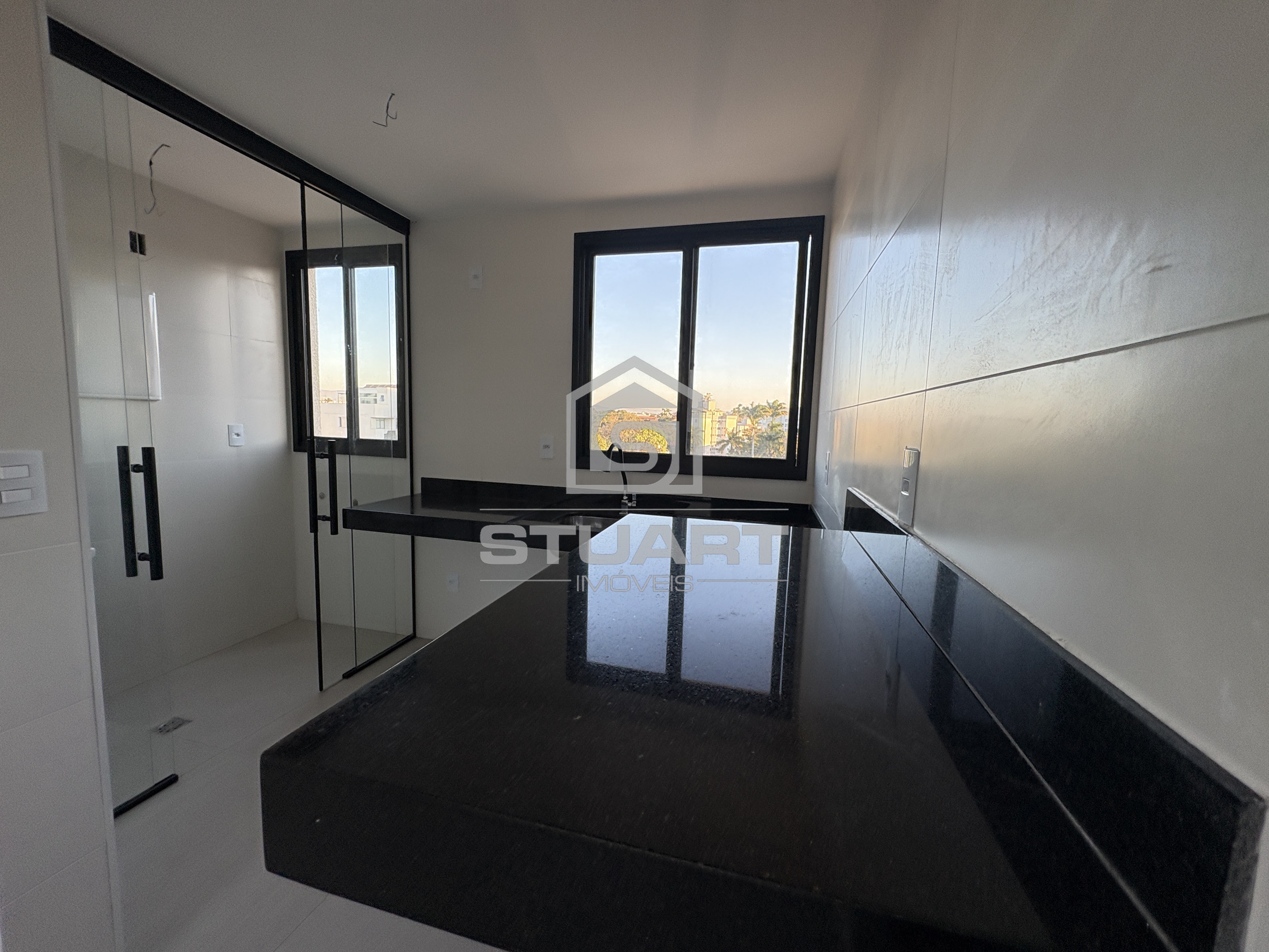 Apartamento com 2 quartos, suíte e 2 vagas no Itapoã!