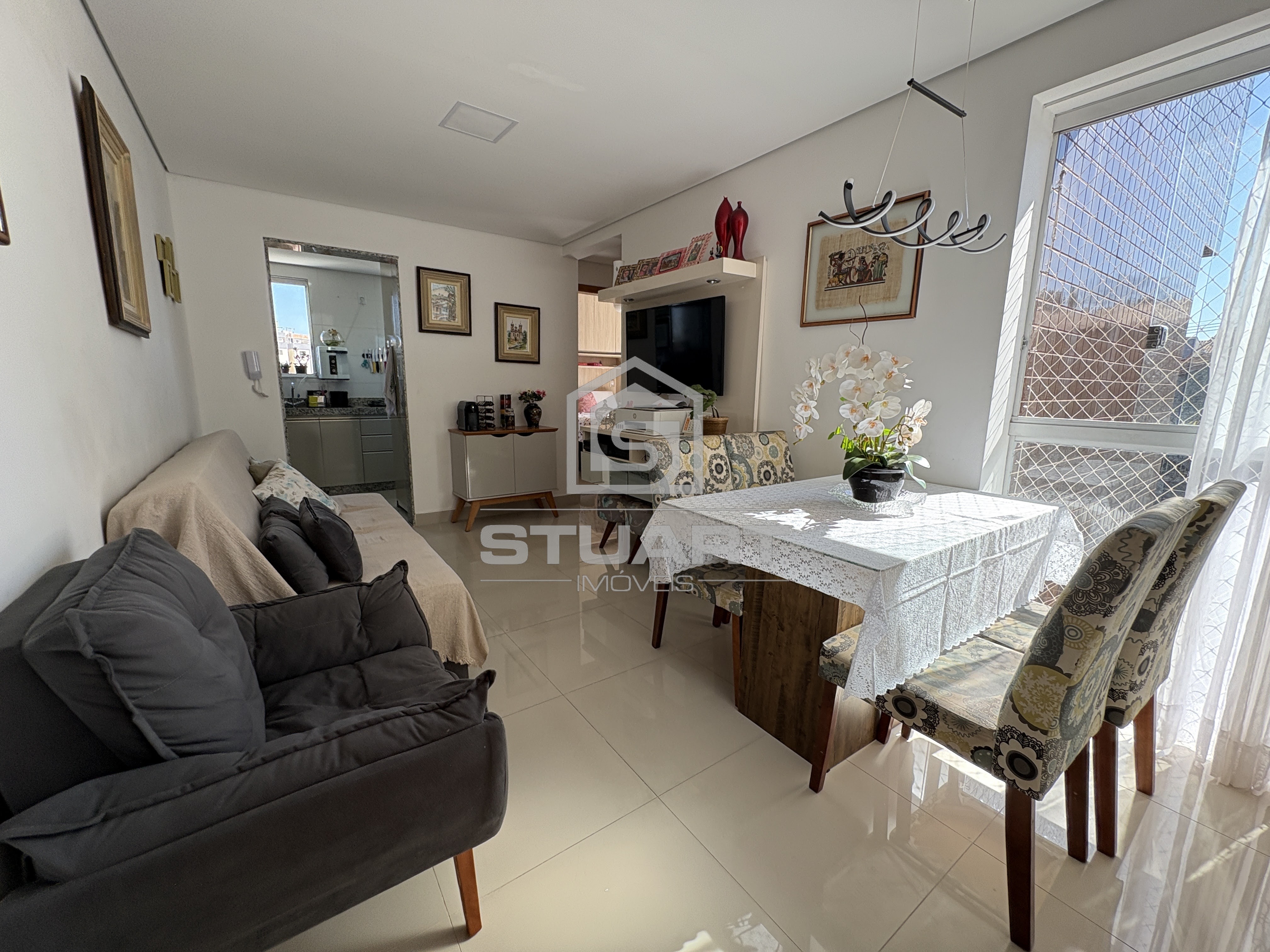 Apartamento com 2 quartos, 1 vaga e elevador no Santa Branca!
