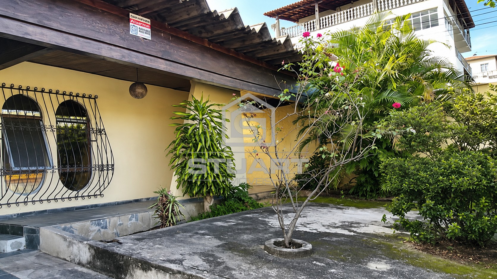 Casa em lote de 360m² no Santa Mônica