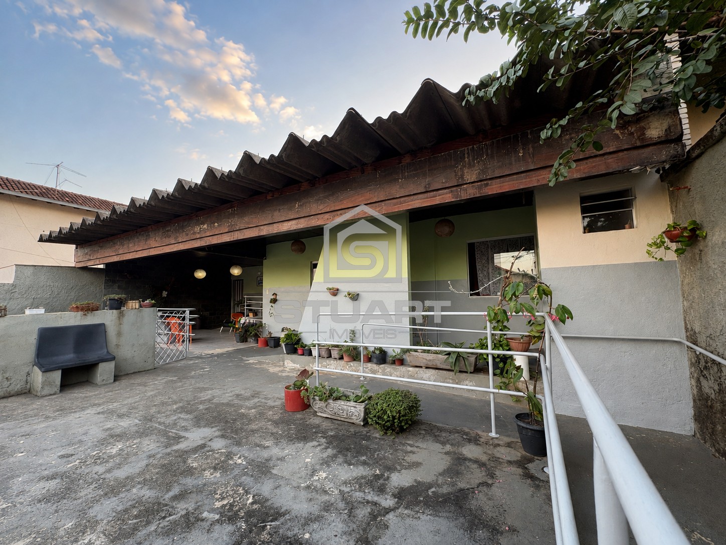 Casa em lote de 360m² no Santa Mônica